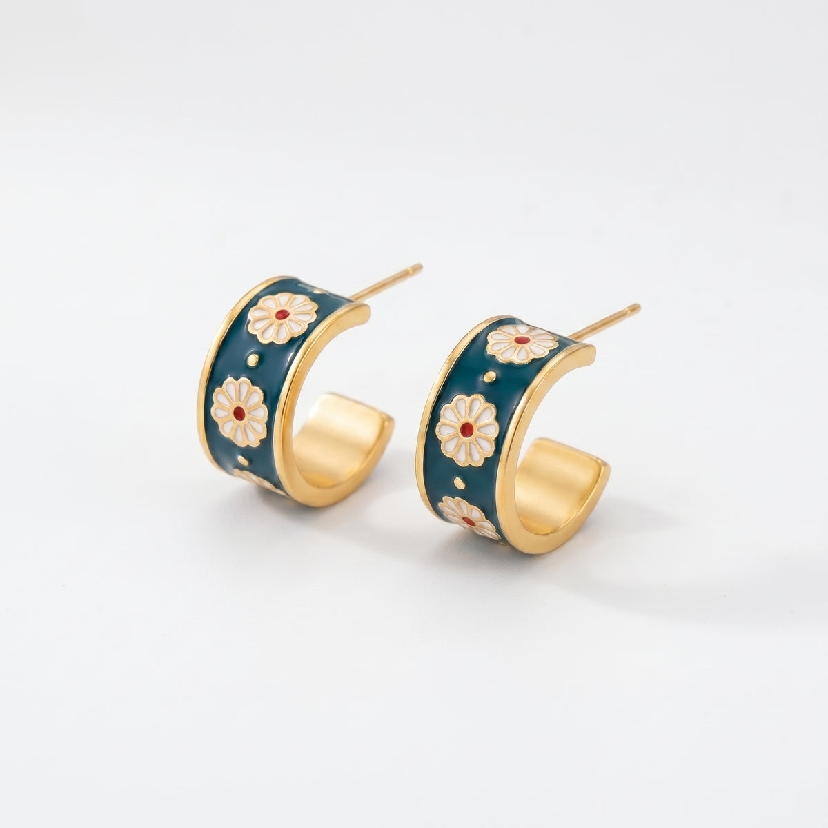 Sublime Vintage Daisy Earrings