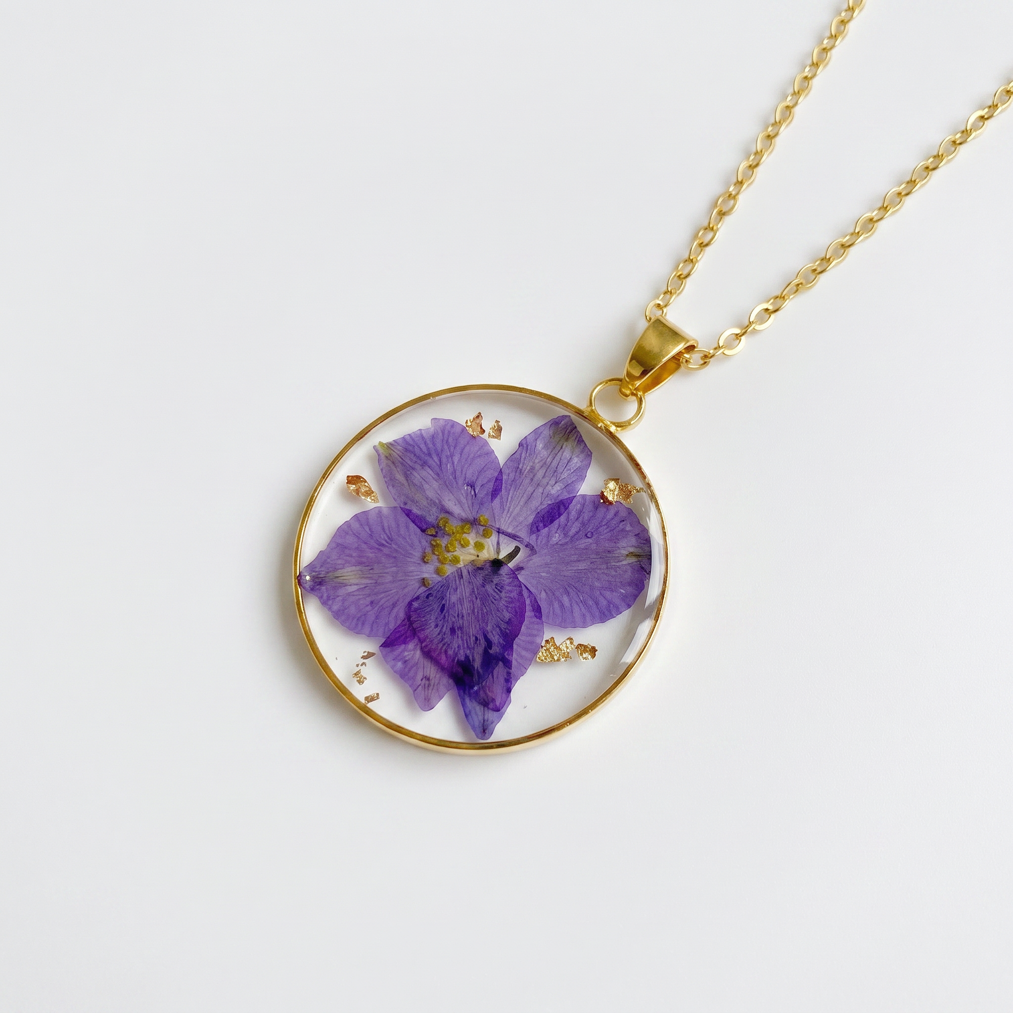 Ethereal Dried Flower Necklace | DESCRIPTION |