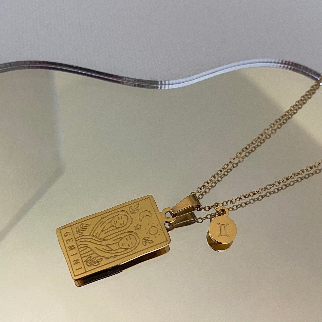 Constellation Engraved Clavicle Necklace