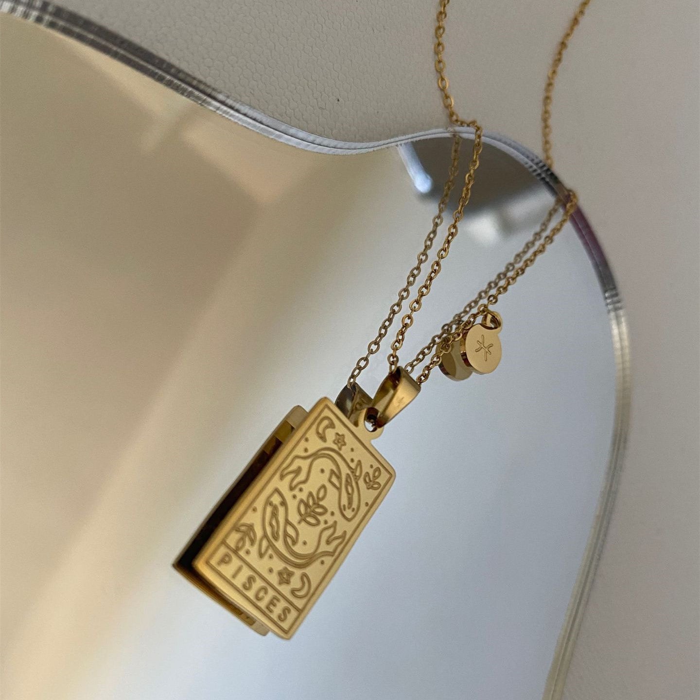 Constellation Engraved Clavicle Necklace