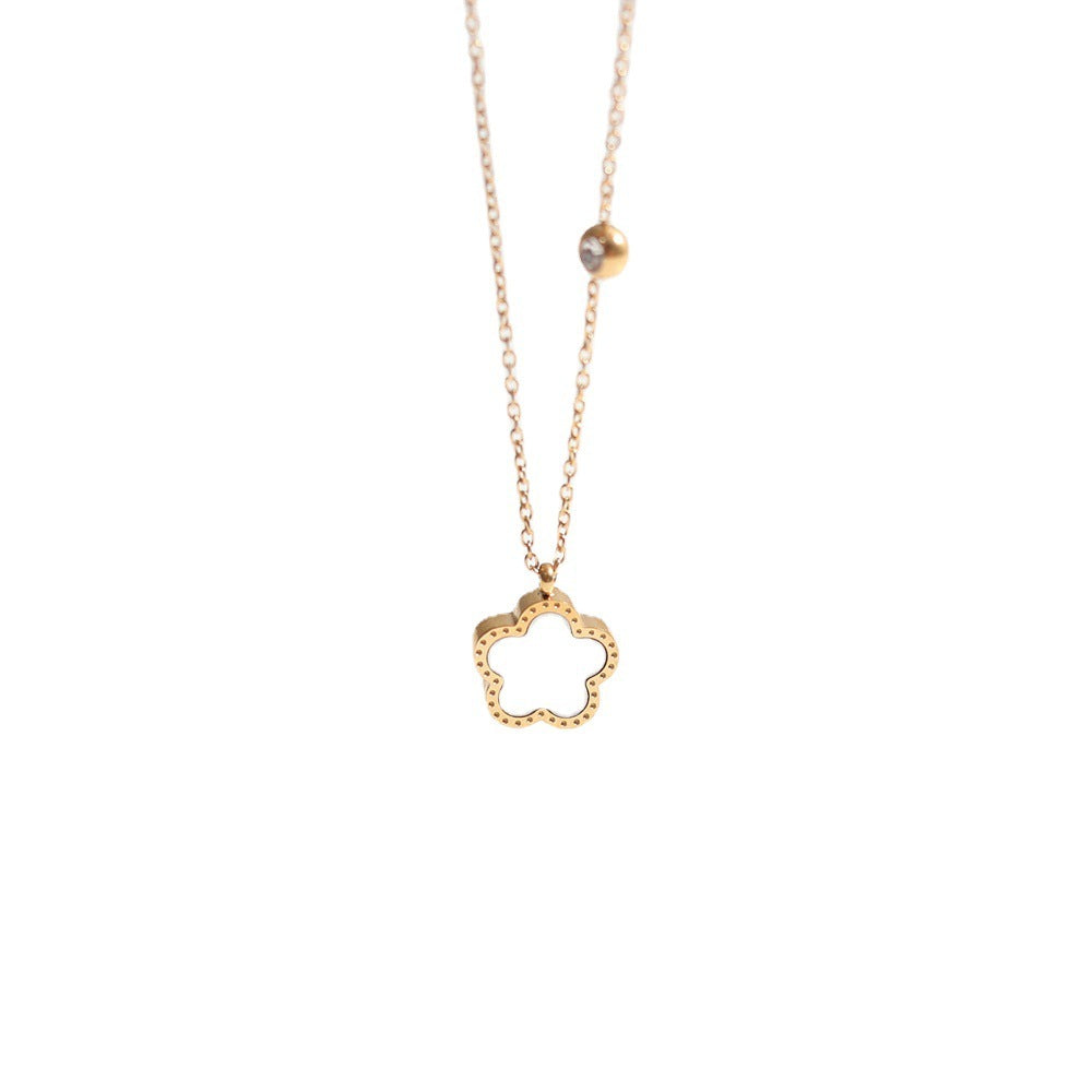 Serene Alhambra Flower Necklace