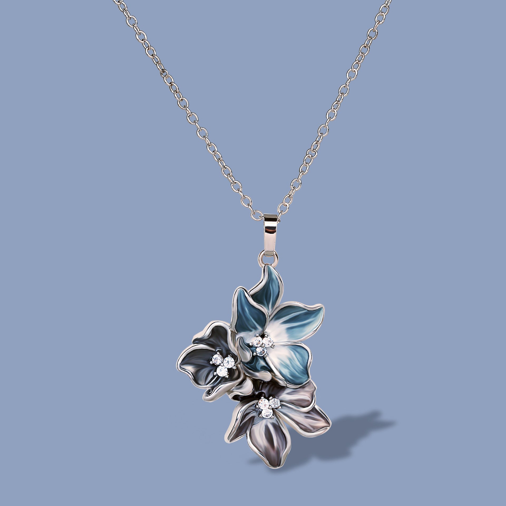 Light-catching Flower Necklace