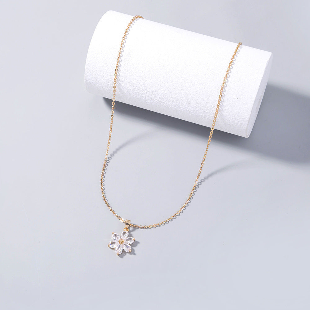 Crafted Daisy Necklace