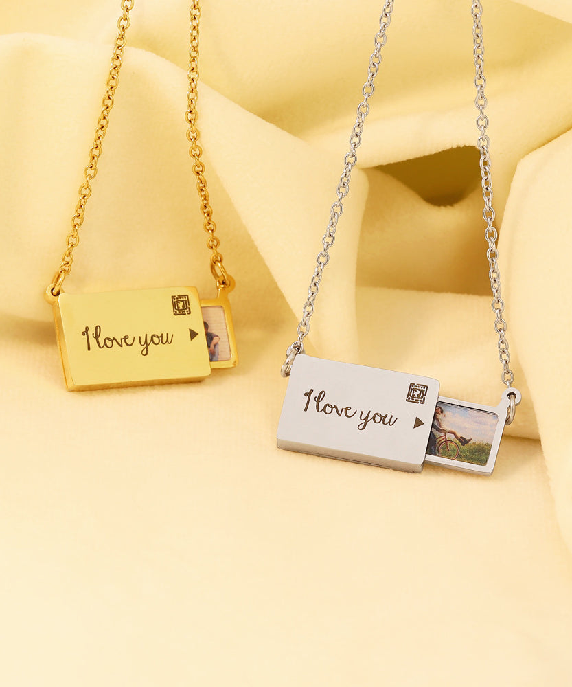 Customized Creative Pull-out Photo Box Necklace