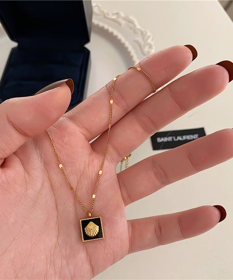 Artful Black Oyster Square Necklace