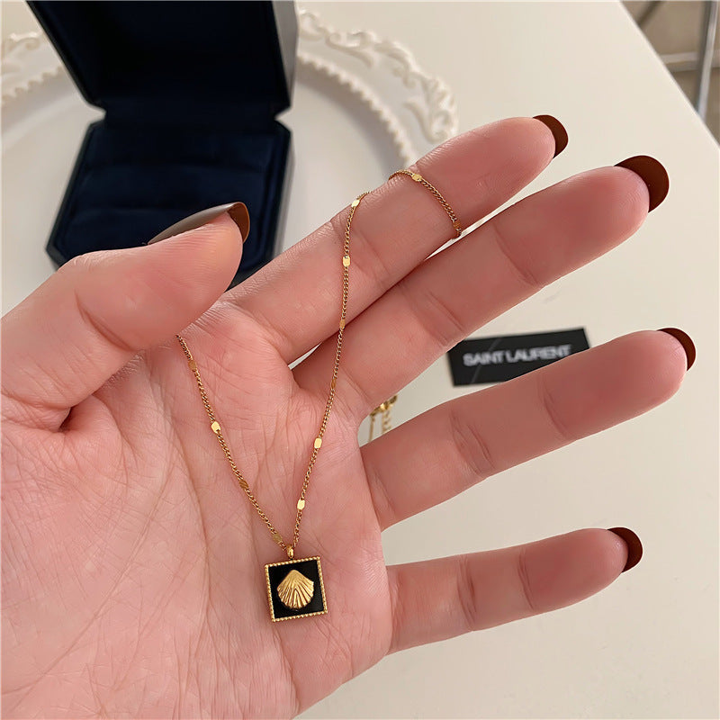 Artful Black Oyster Square Necklace