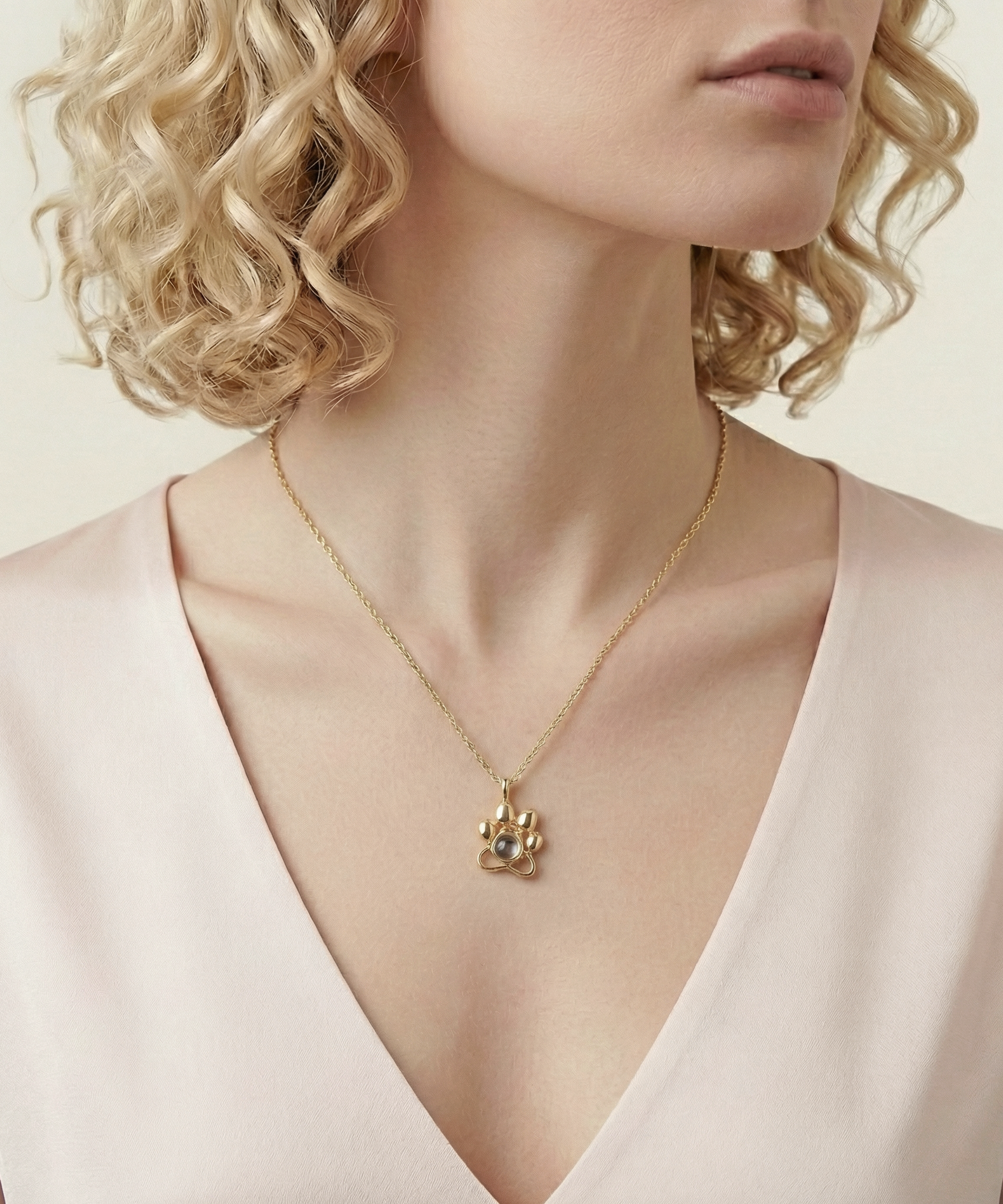 Customized Dog Paw Projection Necklace