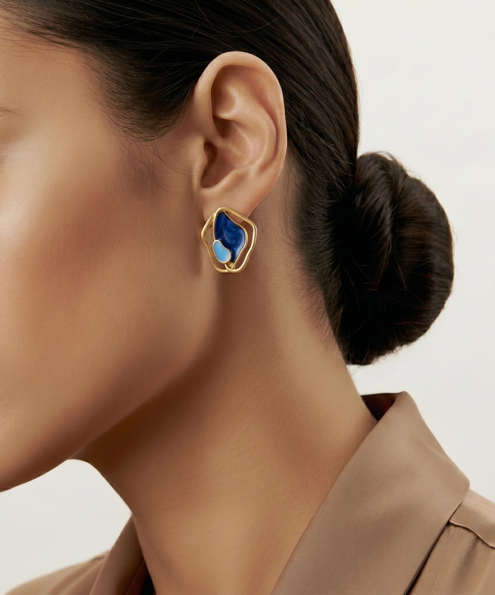 Sophisticated Oceanic Limit Earrings