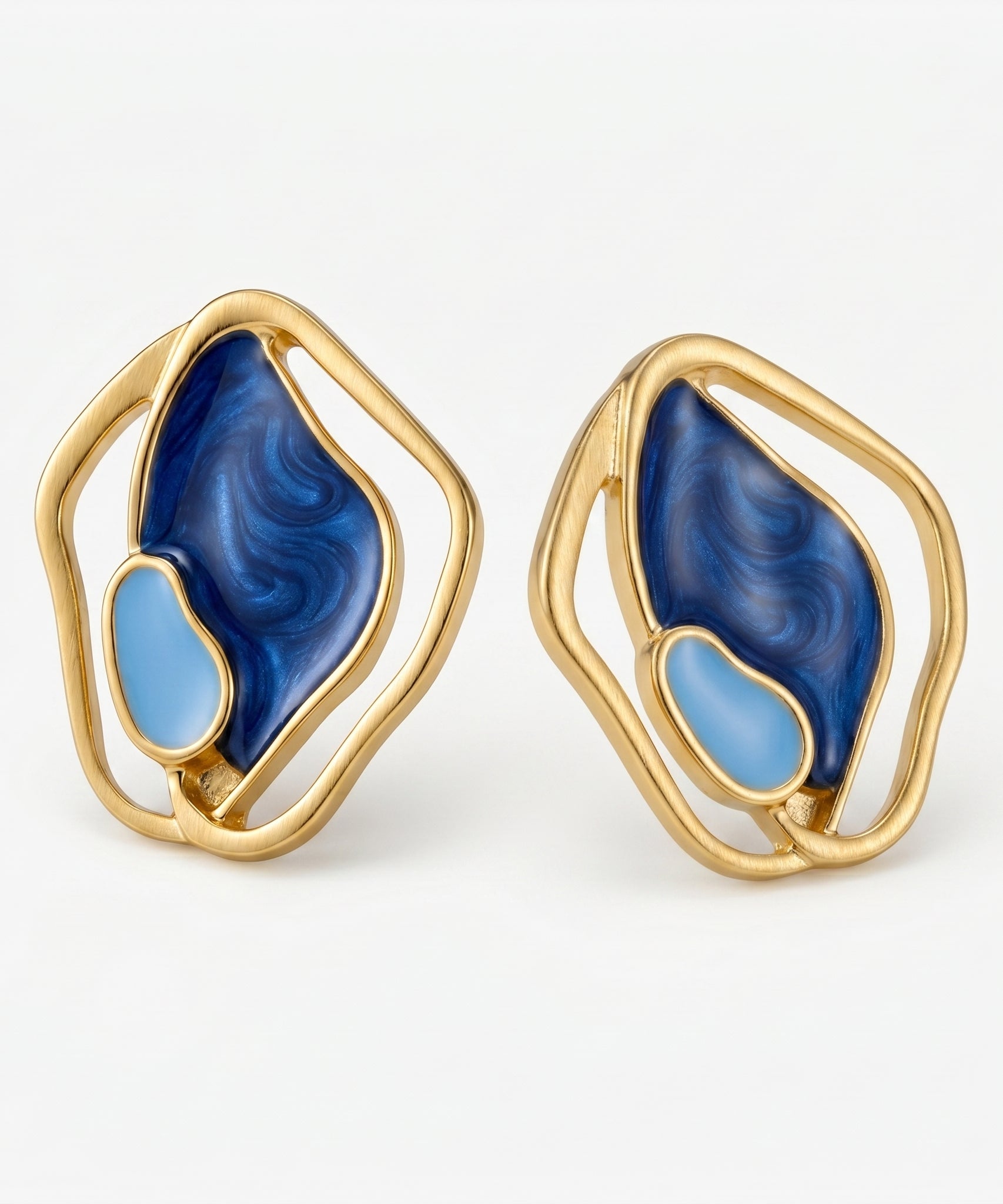 Sophisticated Oceanic Limit Earrings