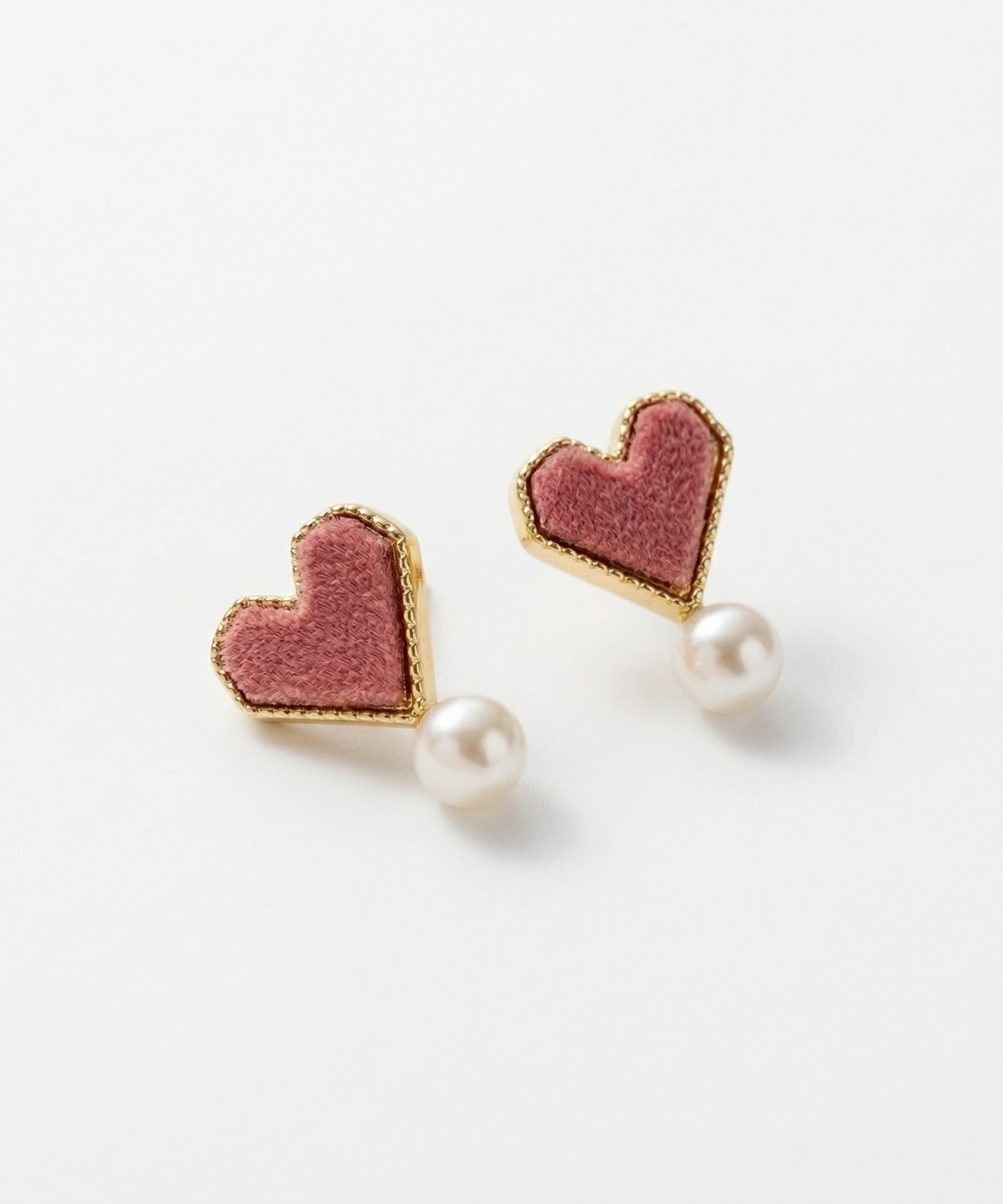 Striking Heart Shaped Love Pearl Earrings