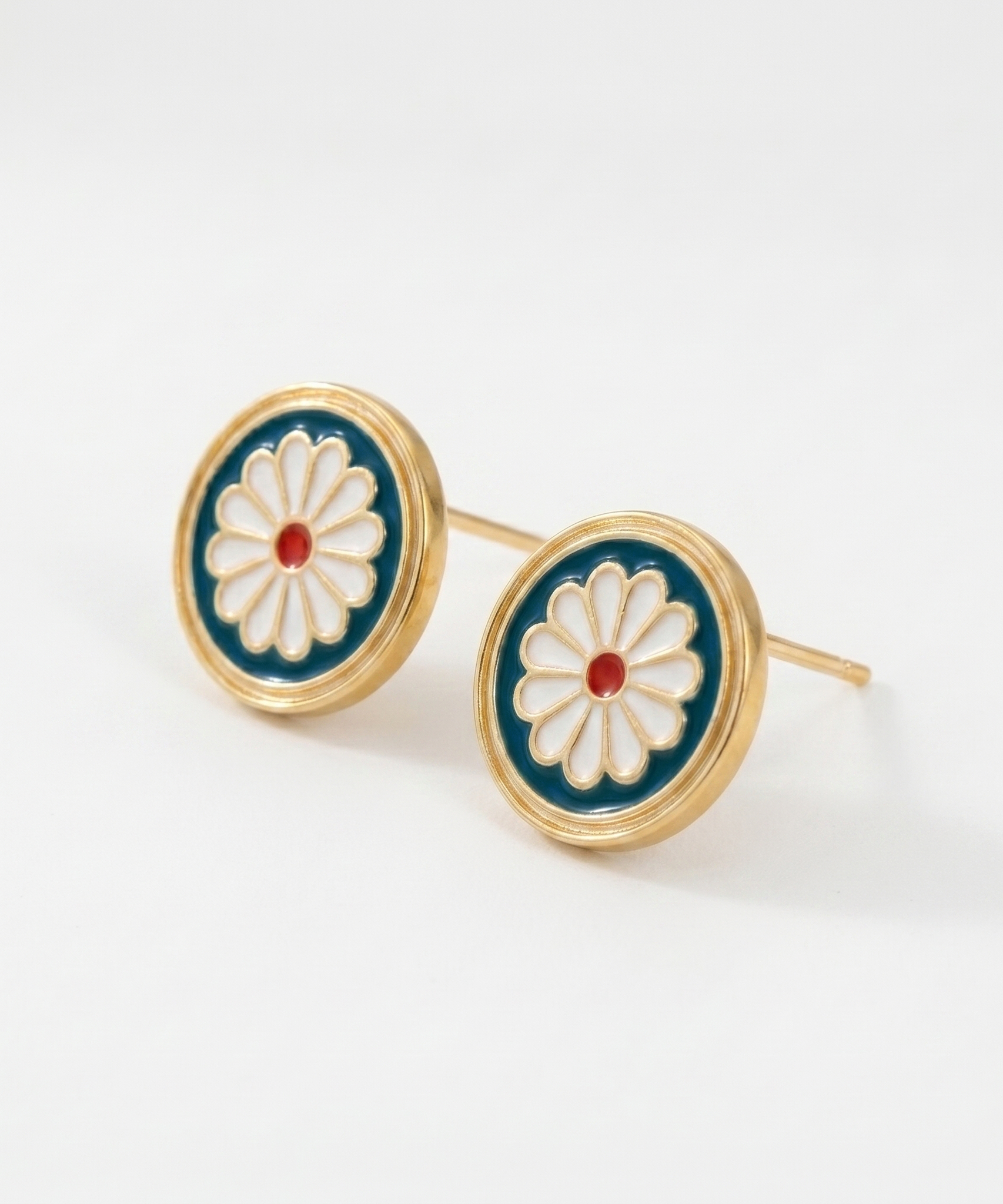 Sublime Vintage Daisy Earrings
