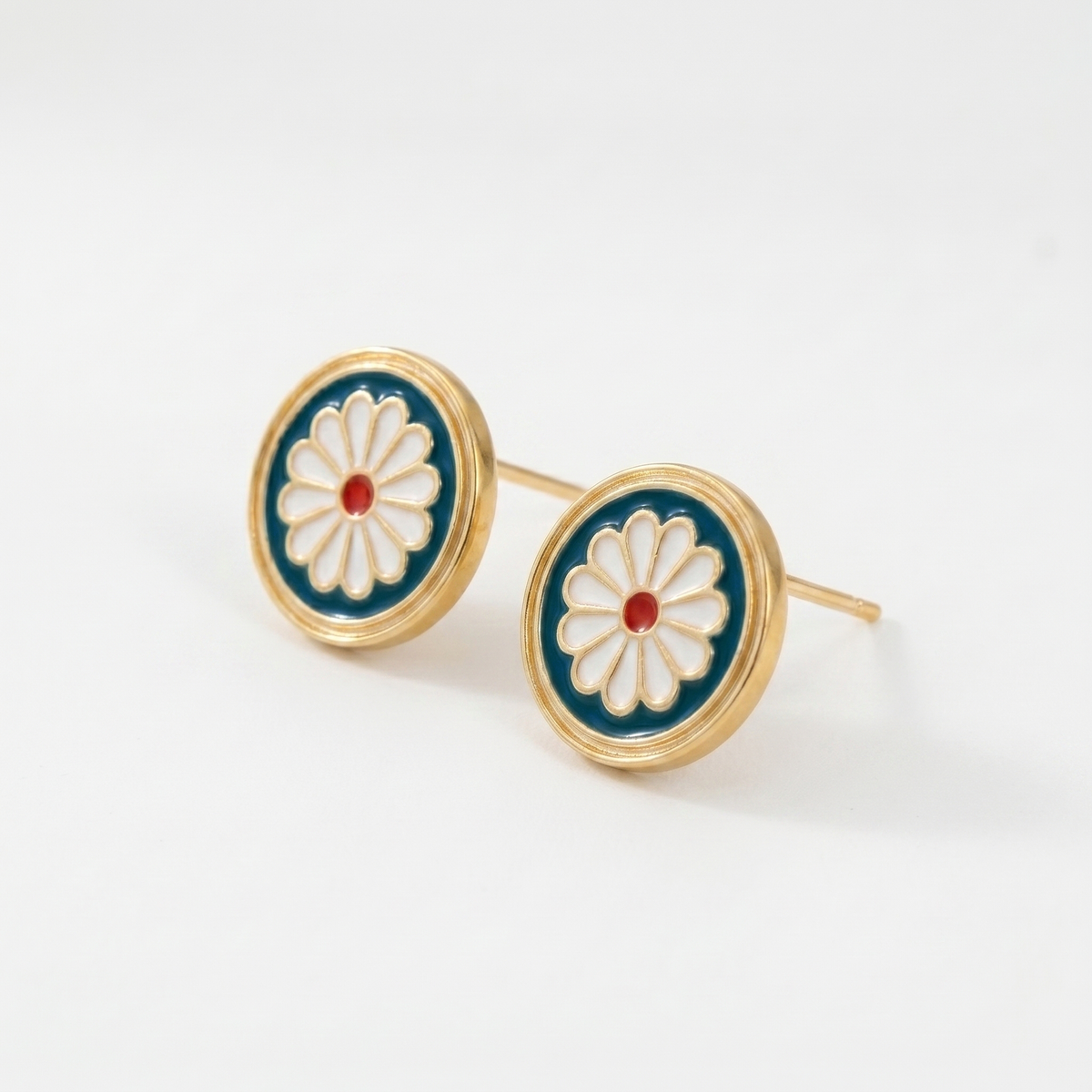 Sublime Vintage Daisy Earrings