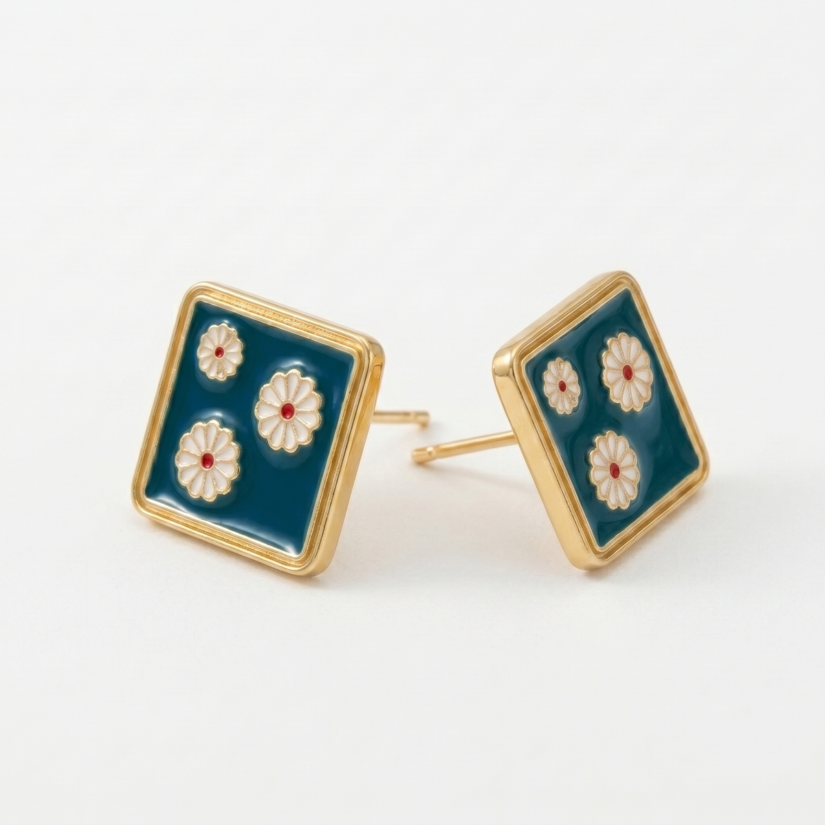 Sublime Vintage Daisy Earrings
