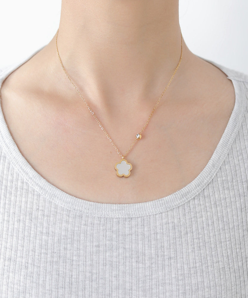 Serene Alhambra Flower Necklace