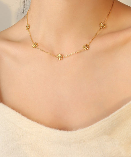 8 Petal Flower Necklace